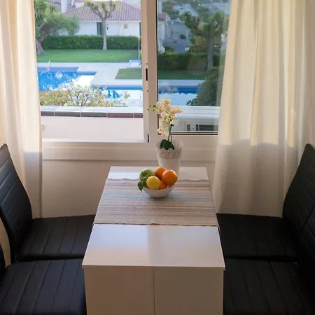 Apartamento Balmins, Acogedor Que Consta De Terraza Con Hermosas Vistas A La Piscina Al Aire Libre- Pet Friendly By Globalsitges Apartment *