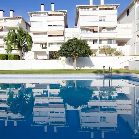 Apartment Apartamento Balmins, Acogedor Que Consta De Terraza Con Hermosas Vistas A La Piscina Al Aire Libre- Pet Friendly By Globalsitges *