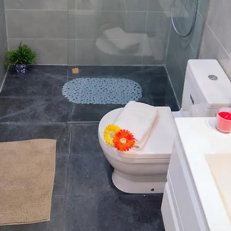 Apartamento Balmins, Acogedor Que Consta De Terraza Con Hermosas Vistas A La Piscina Al Aire Libre- Pet Friendly By Globalsitges * Sitges