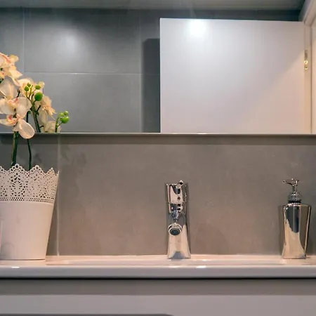 Apartamento Balmins, Acogedor Que Consta De Terraza Con Hermosas Vistas A La Piscina Al Aire Libre- Pet Friendly By Globalsitges *