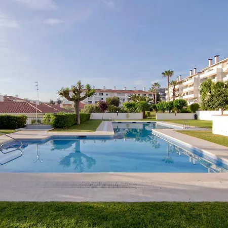 Apartment Apartamento Balmins, Acogedor Que Consta De Terraza Con Hermosas Vistas A La Piscina Al Aire Libre- Pet Friendly By Globalsitges