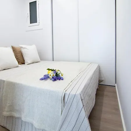 Apartamento Balmins, Acogedor Que Consta De Terraza Con Hermosas Vistas A La Piscina Al Aire Libre- Pet Friendly By Globalsitges